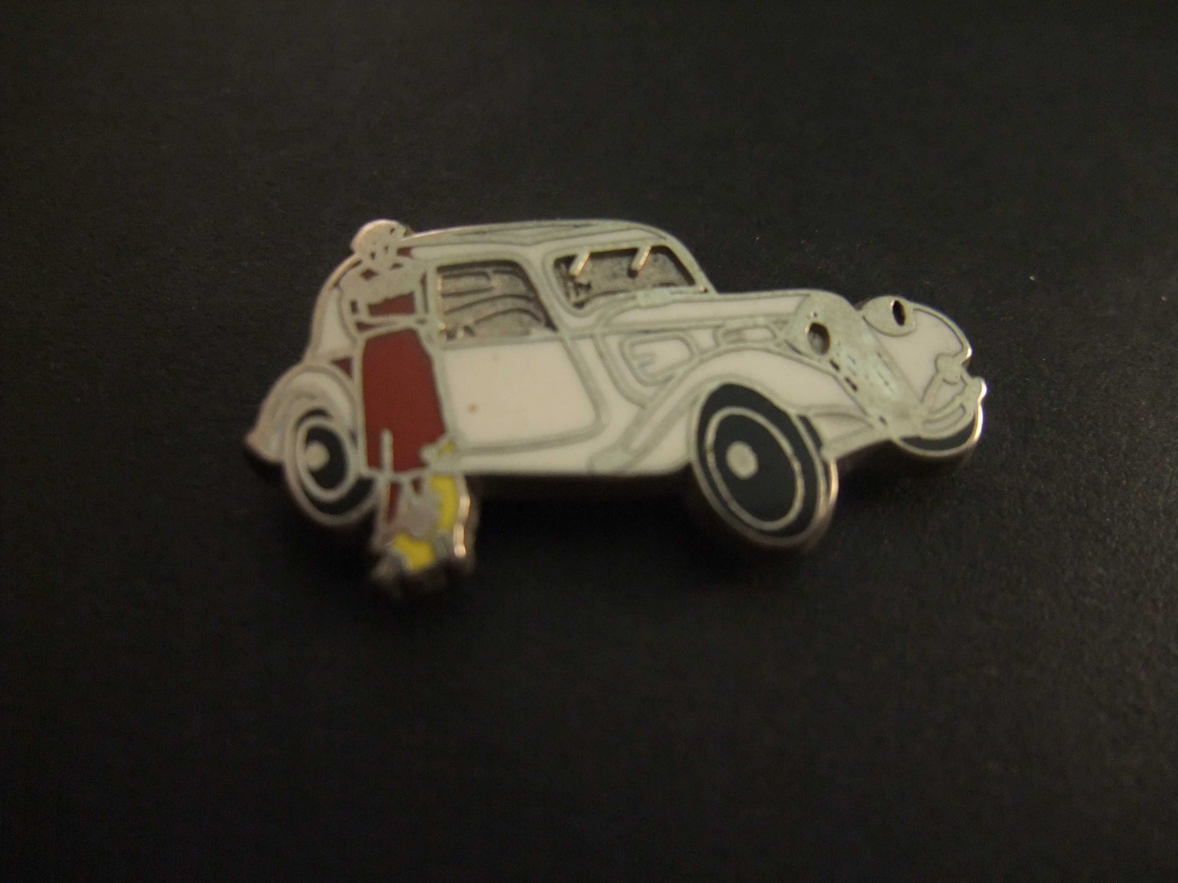 Citroën Traction Avant wit 1934-1957 met Pin Up